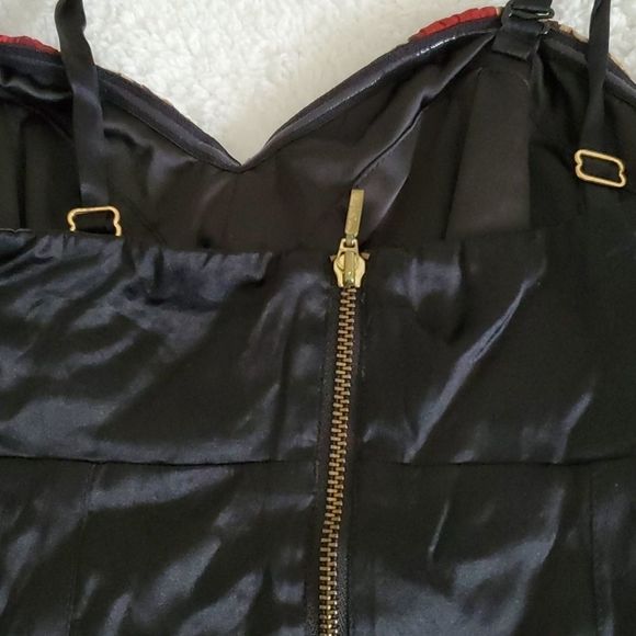 EXPRESS DESIGN STUDIO black and floral s… - Picture 3 of 5